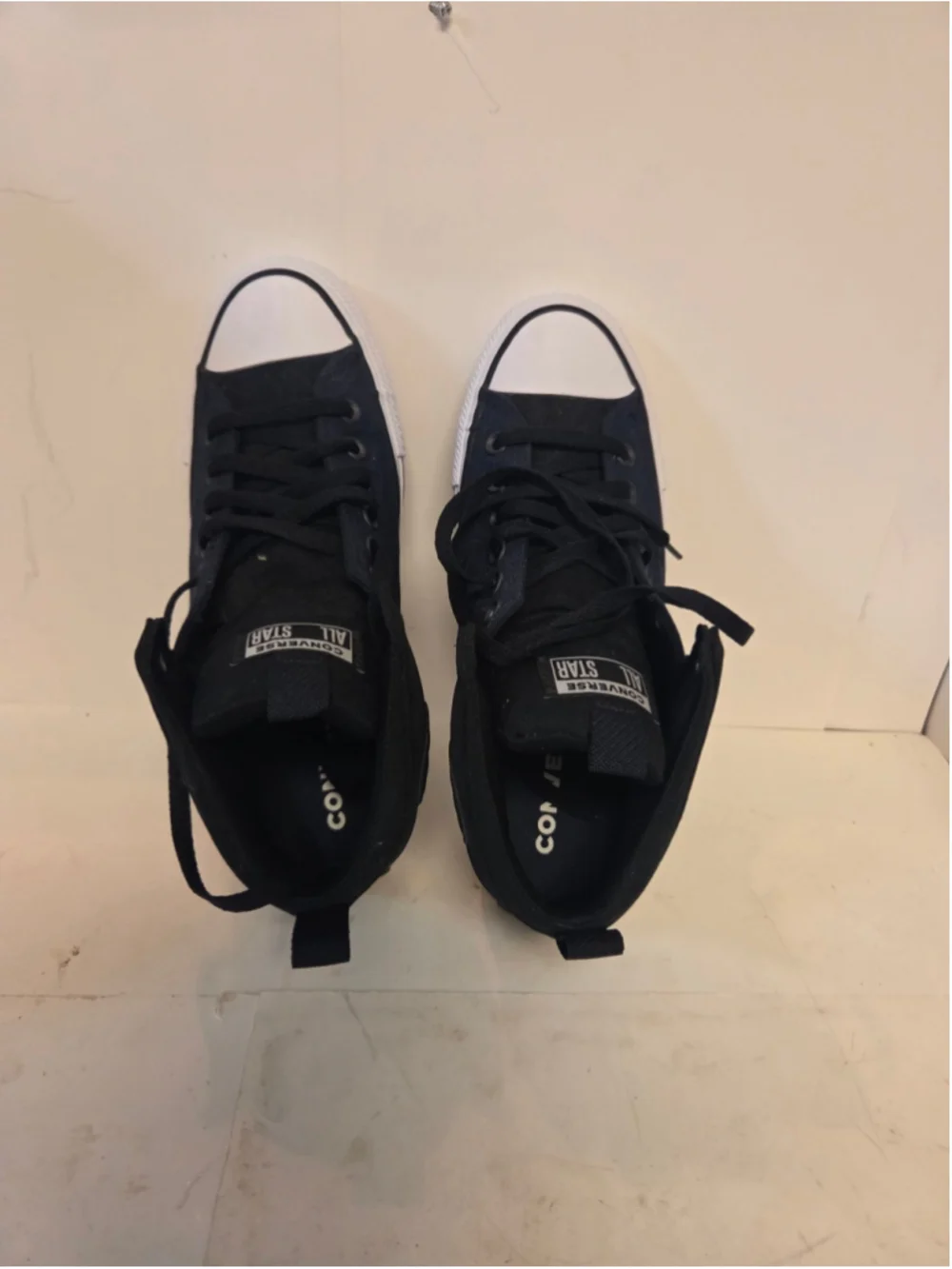 Men's Converse All Star Sneakers Size 7 Black and White